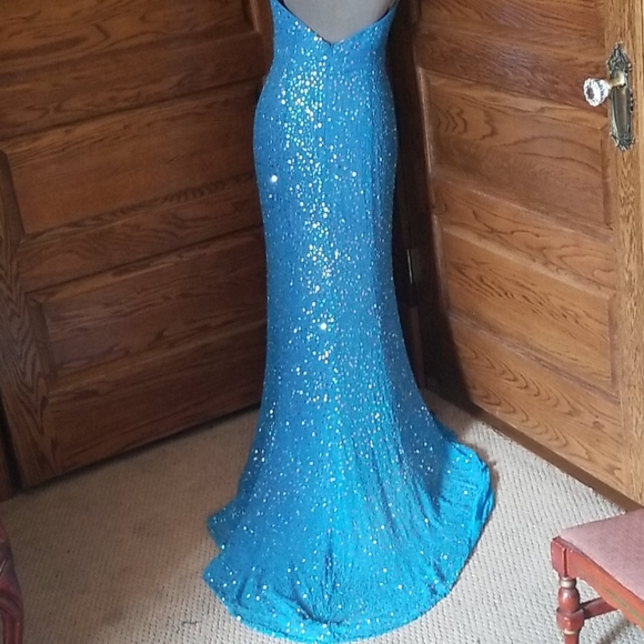 Tiffany Designs beaded sequin gown - Picture 4 of 12